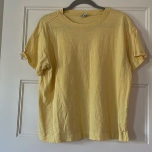 Old Navy women’s yellow vintage crop style t-shirt